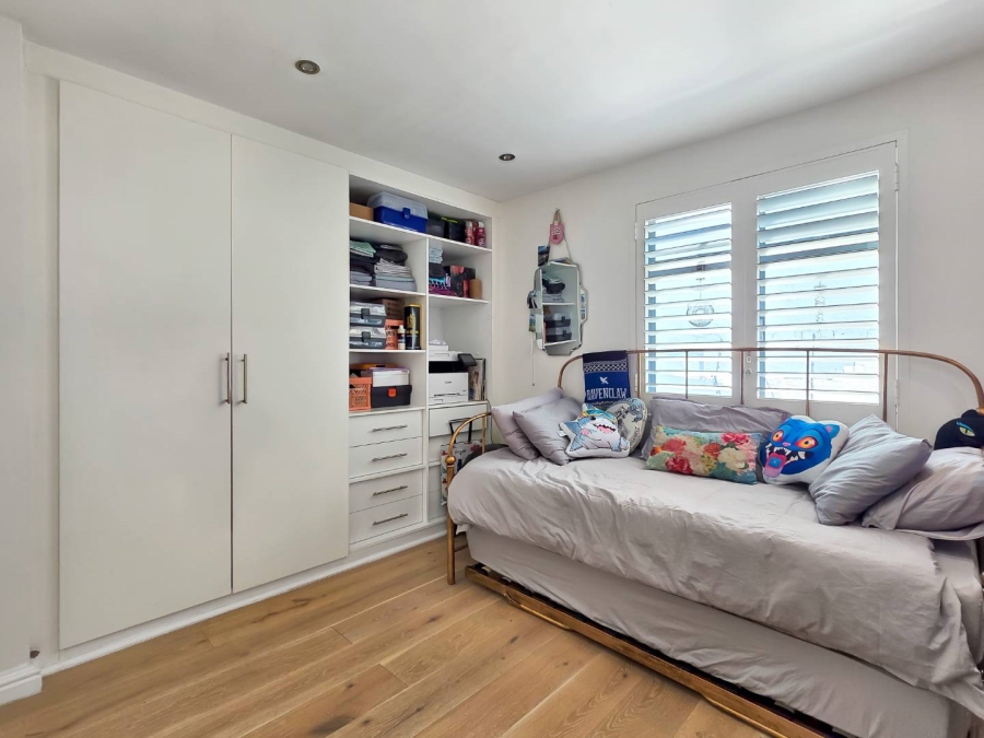 2 Bedroom Property for Sale in Vredehoek Western Cape